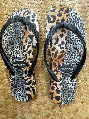 Havaianas Leopard / Animal Skin flip flops 3/4 year old